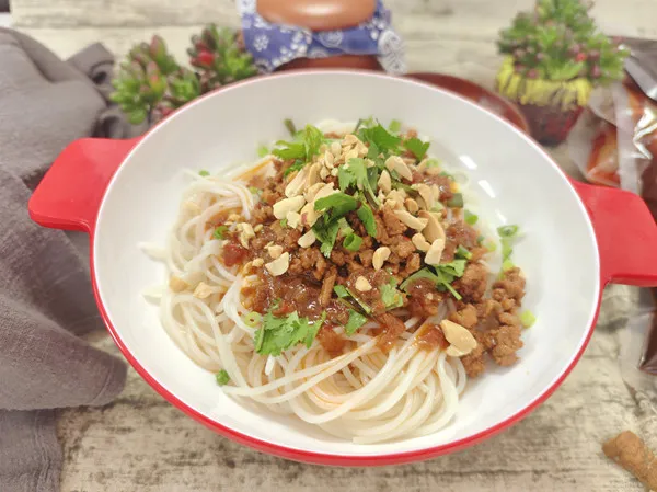 酸菜肉末拌粉.jpg 酸菜肉末拌粉.jpg